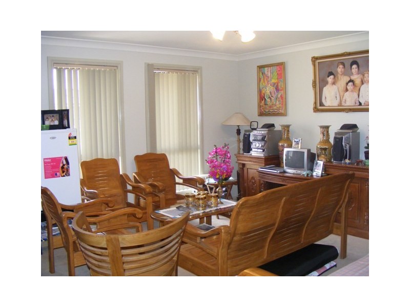 3 Cedar Cres, Parkes NSW 2870