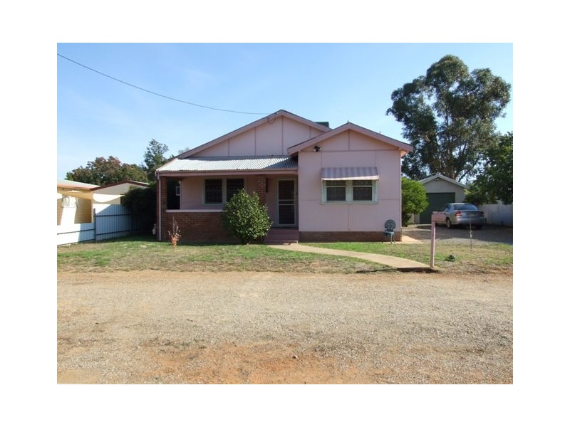 12 Lynch Street, Parkes NSW 2870