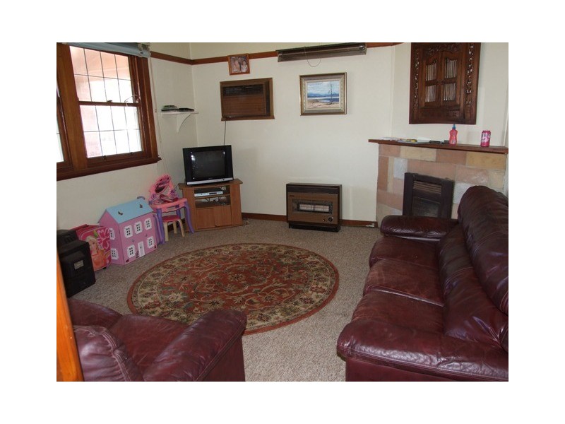 12 Lynch Street, Parkes NSW 2870