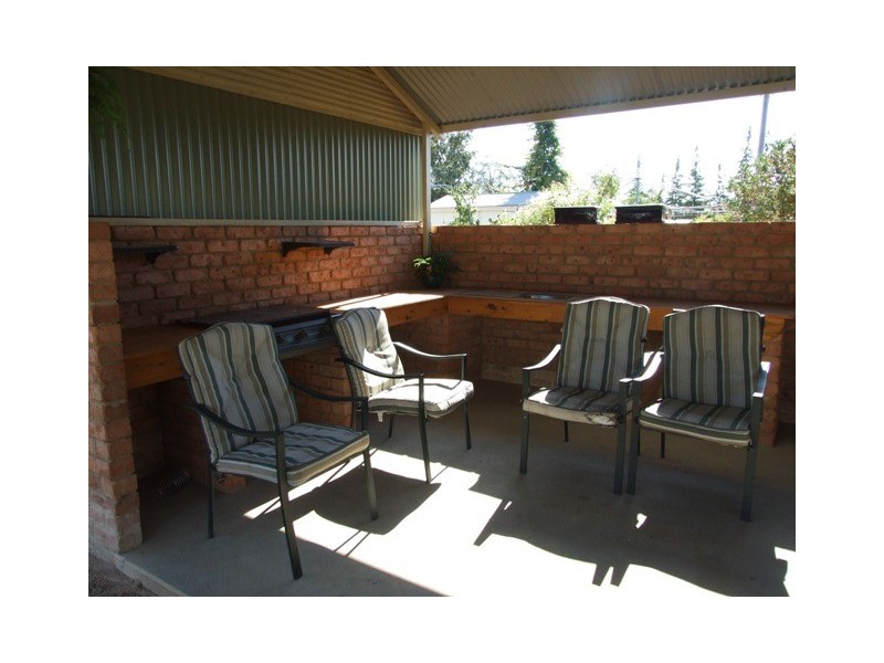 12 Lynch Street, Parkes NSW 2870