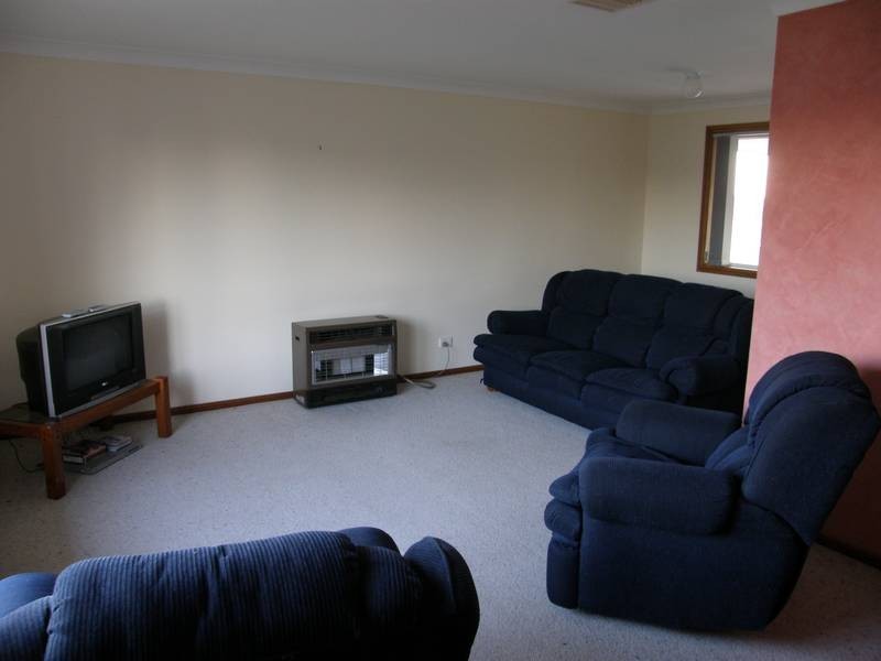 3 Warragrah Place, Parkes NSW 2870