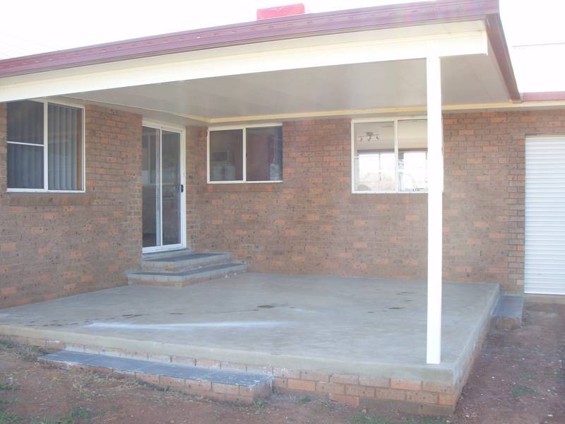 3 Warragrah Place, Parkes NSW 2870