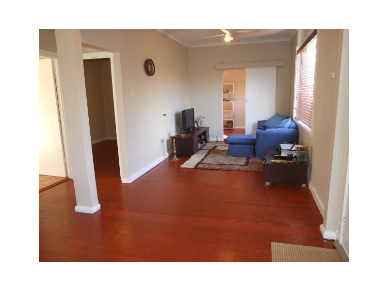 4 Thornbury Street, Parkes NSW 2870
