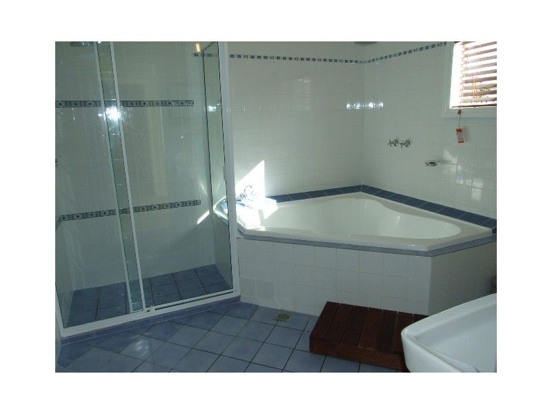 4 Thornbury Street, Parkes NSW 2870