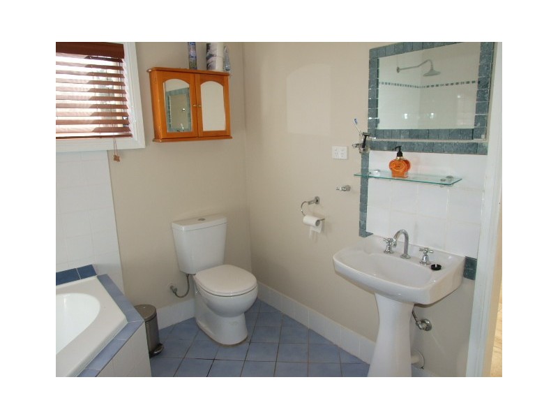 4 Thornbury Street, Parkes NSW 2870