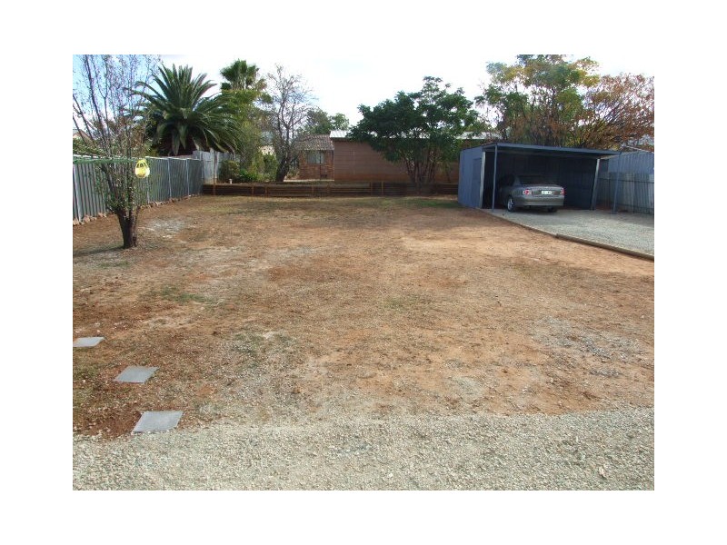 4 Thornbury Street, Parkes NSW 2870