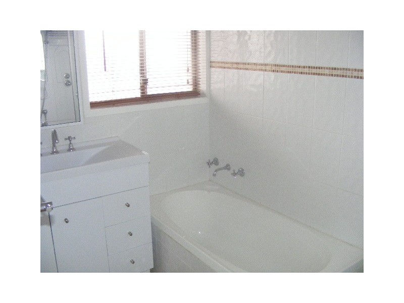 2 Friendship Place, Parkes NSW 2870