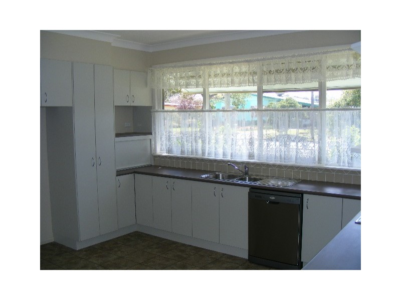 9 Captain Wilson Ave, Parkes NSW 2870