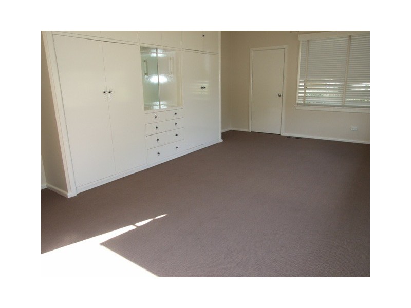 9 Captain Wilson Ave, Parkes NSW 2870