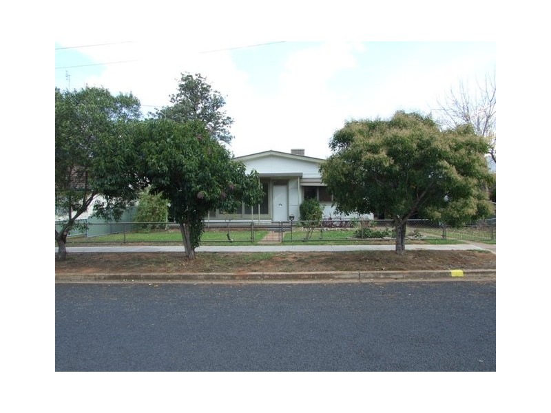 9 Captain Wilson Ave, Parkes NSW 2870