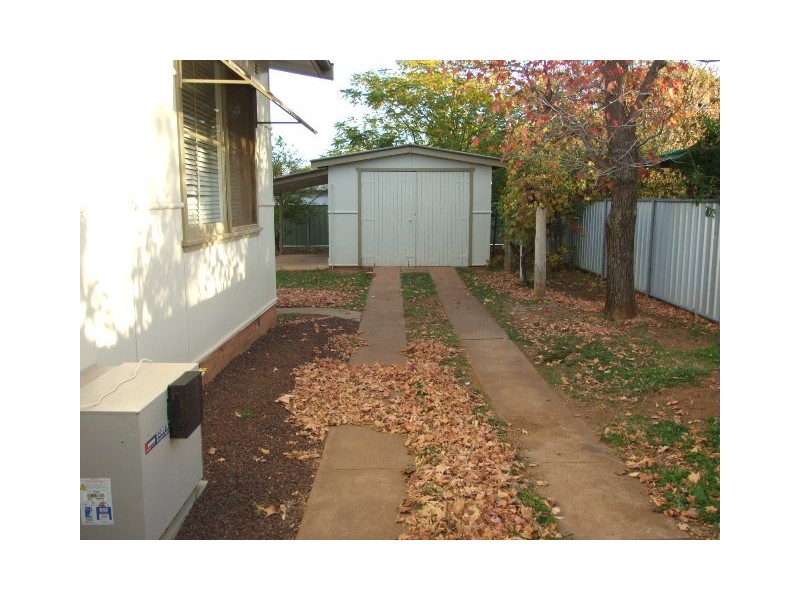 9 Captain Wilson Ave, Parkes NSW 2870