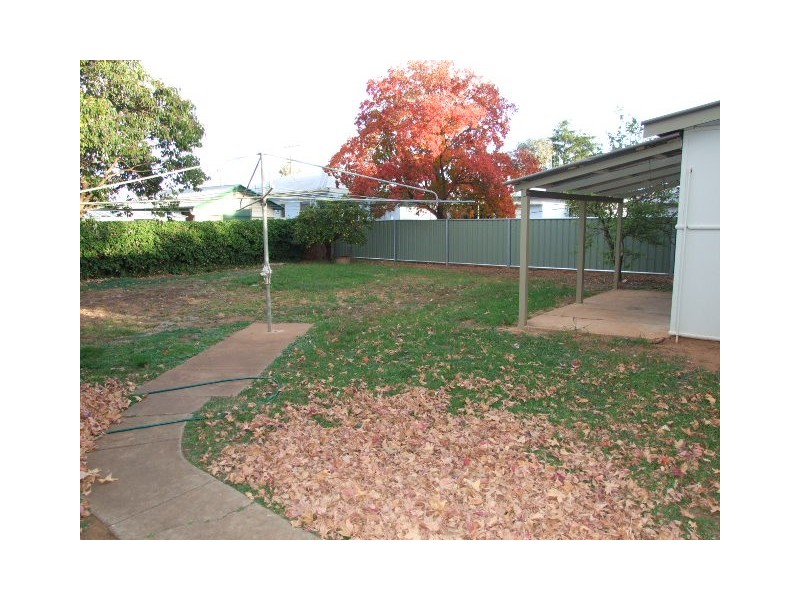 9 Captain Wilson Ave, Parkes NSW 2870