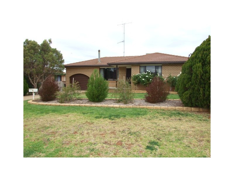 11A Barton Street, Parkes NSW 2870