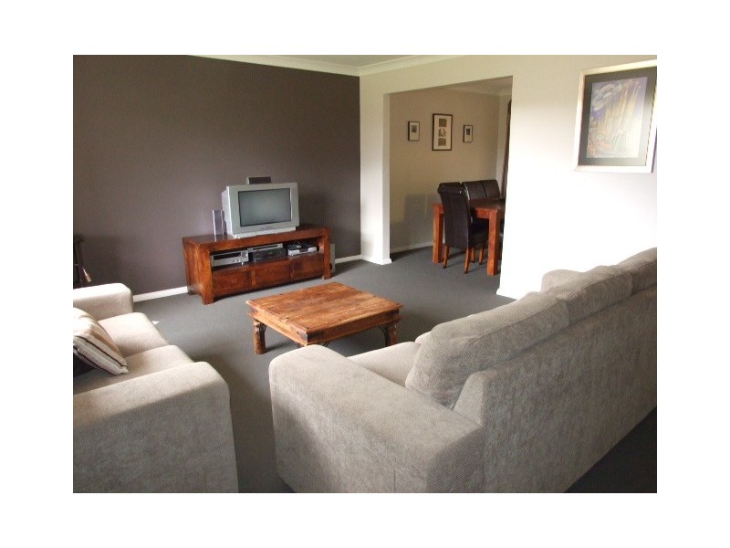11A Barton Street, Parkes NSW 2870