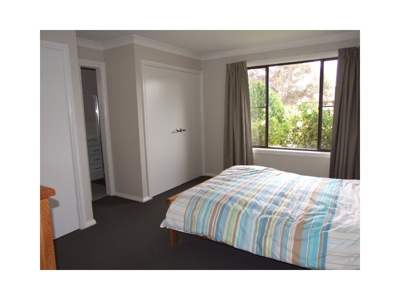 11A Barton Street, Parkes NSW 2870