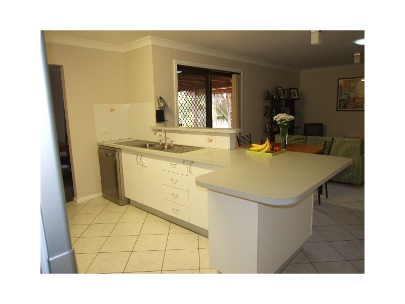 11A Barton Street, Parkes NSW 2870