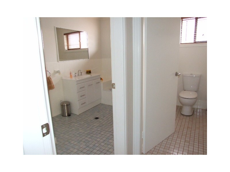 11A Barton Street, Parkes NSW 2870