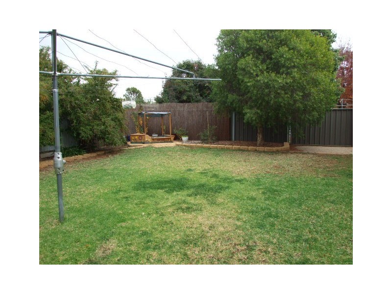 11A Barton Street, Parkes NSW 2870