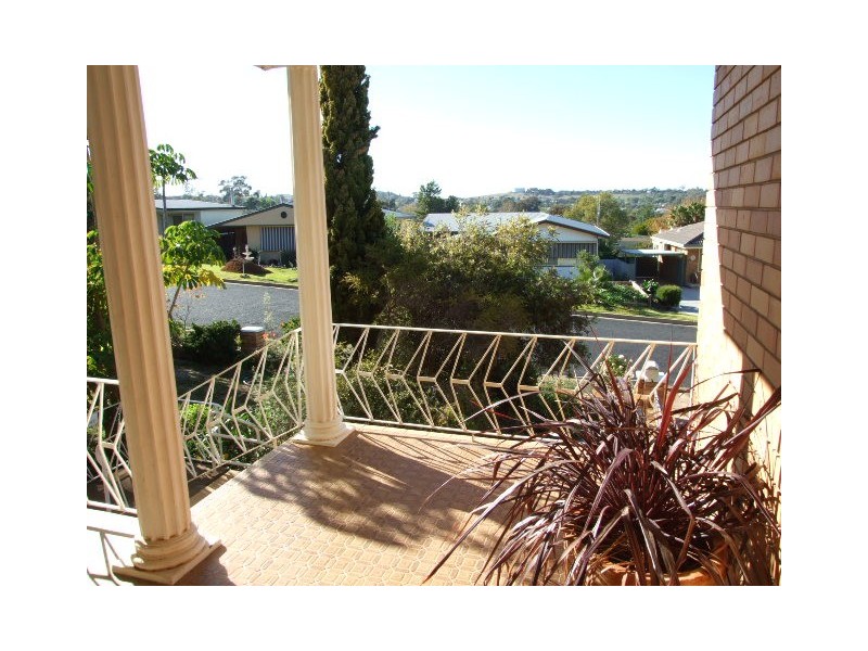 4 Lorger Street, Parkes NSW 2870