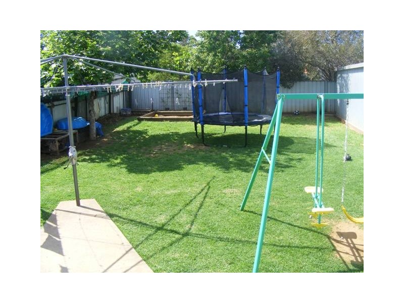 18 Kookaburra Street, Parkes NSW 2870