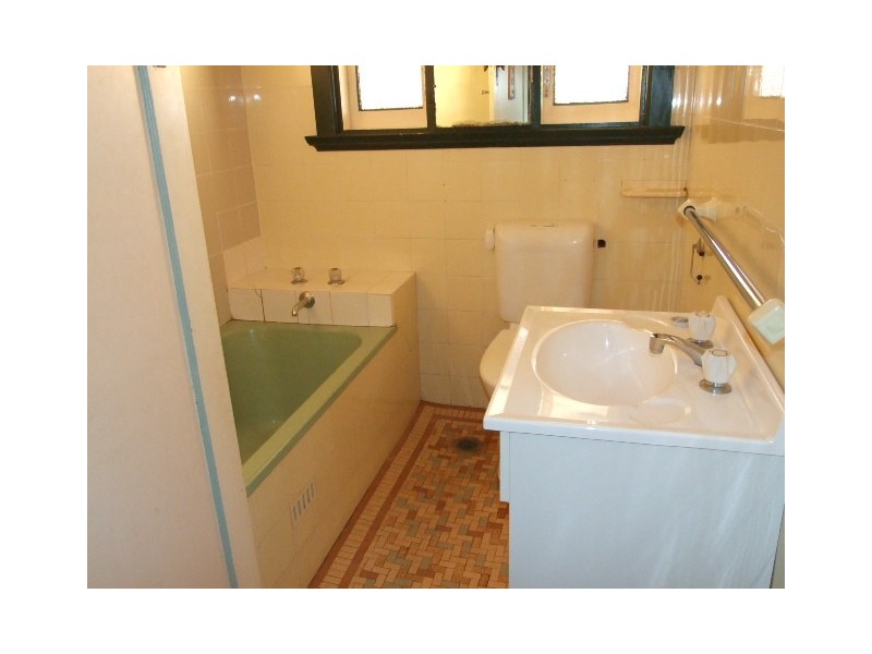 50 Bushman Street, Parkes NSW 2870