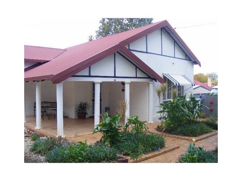 37 East Street, Parkes NSW 2870