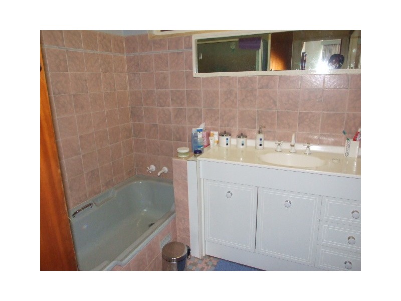 129 Victoria Street, Parkes NSW 2870