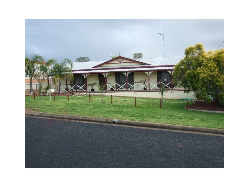 6 Park Street, Parkes NSW 2870