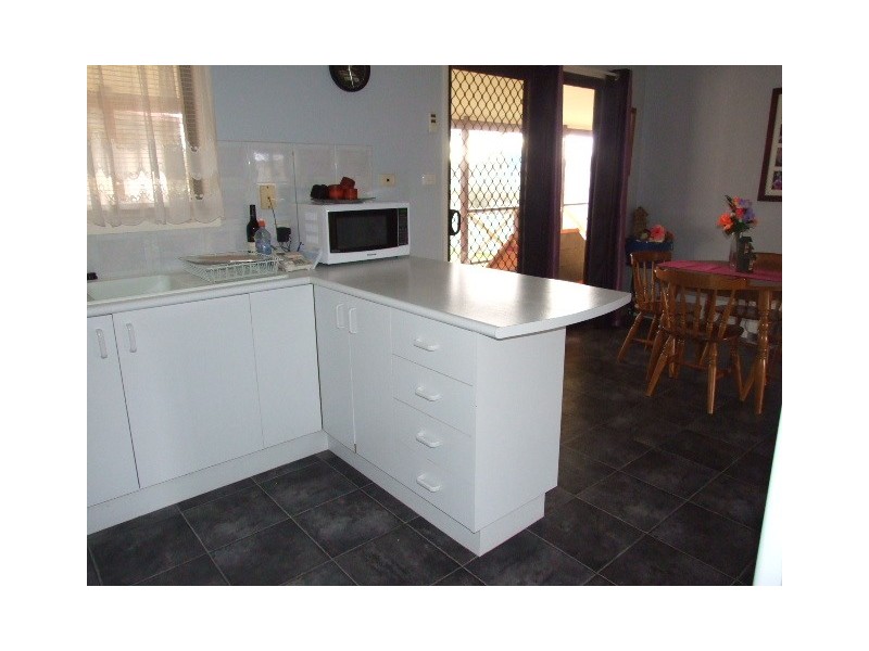 6 Park Street, Parkes NSW 2870