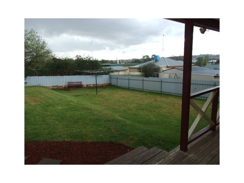 6 Park Street, Parkes NSW 2870