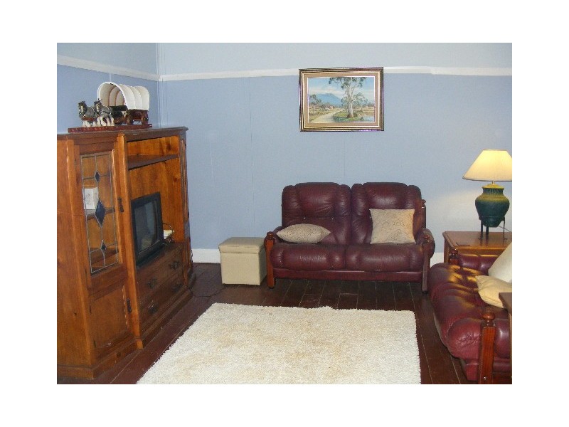 121 Caswell Street, Peak Hill NSW 2869