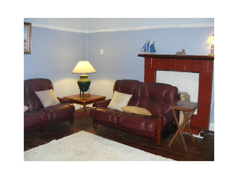 121 Caswell Street, Peak Hill NSW 2869