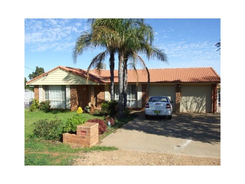 148 Derribong Street, Peak Hill NSW 2869