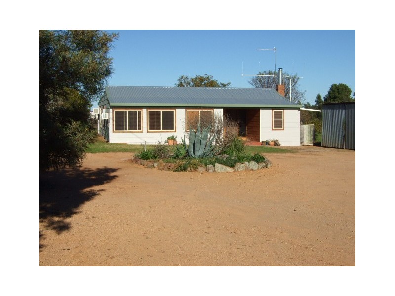 3 Dunns Lane, Parkes NSW 2870