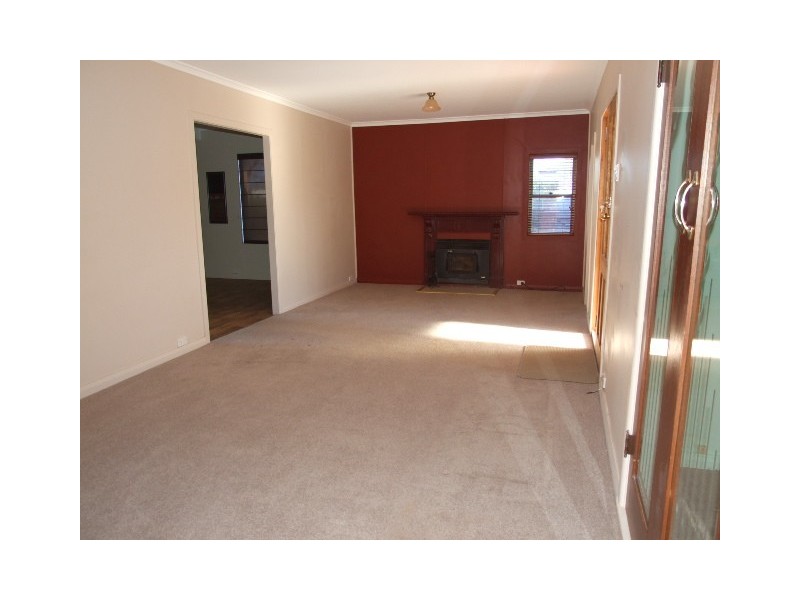 3 Dunns Lane, Parkes NSW 2870