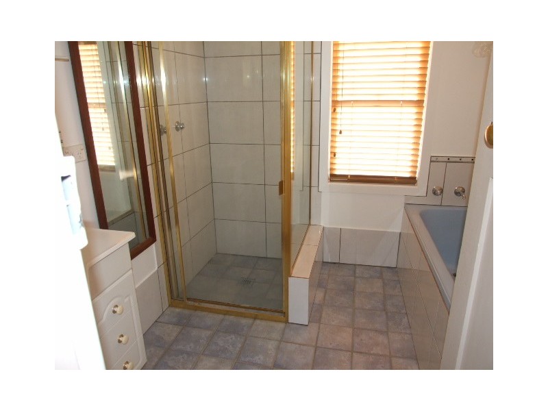 3 Dunns Lane, Parkes NSW 2870