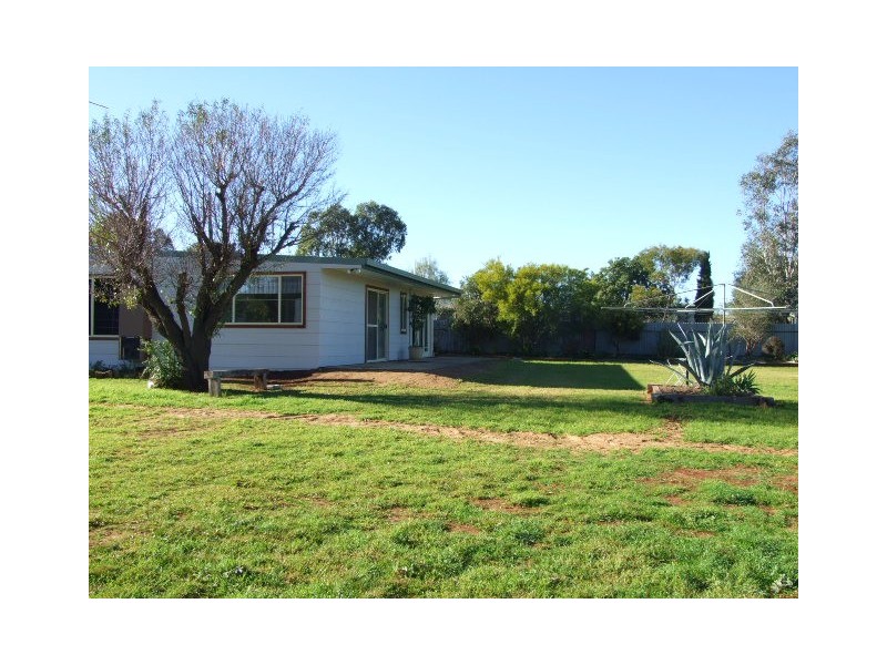 3 Dunns Lane, Parkes NSW 2870