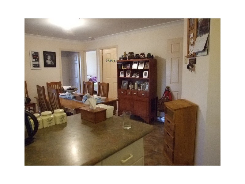 9 Alder Ave, Parkes NSW 2870