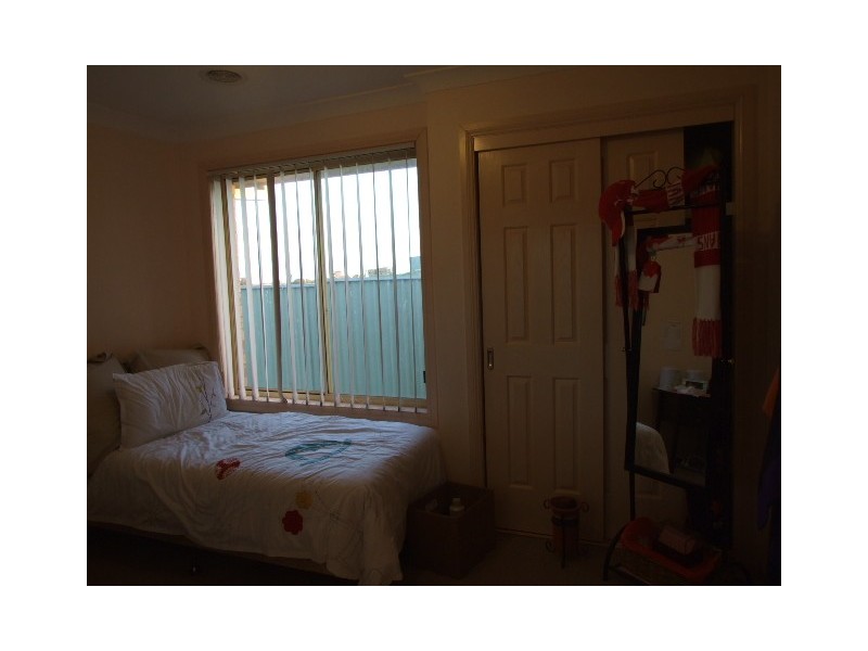 9 Alder Ave, Parkes NSW 2870