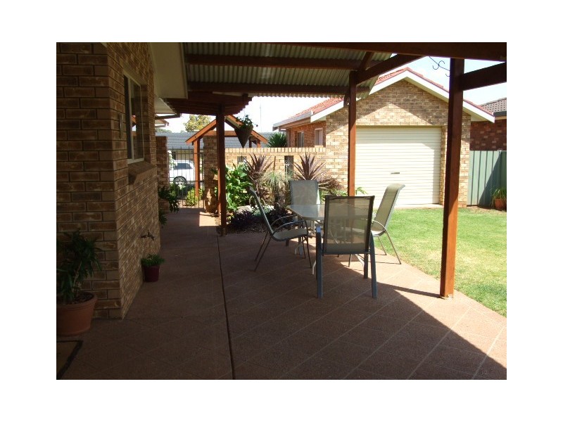 27 Paterson Street, Parkes NSW 2870