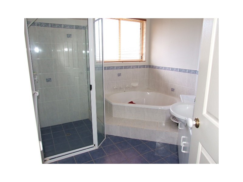 235 Nash Street, Parkes NSW 2870