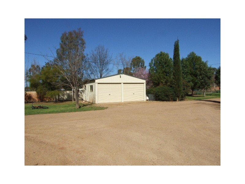235 Nash Street, Parkes NSW 2870