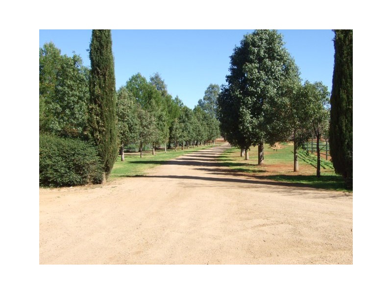 235 Nash Street, Parkes NSW 2870