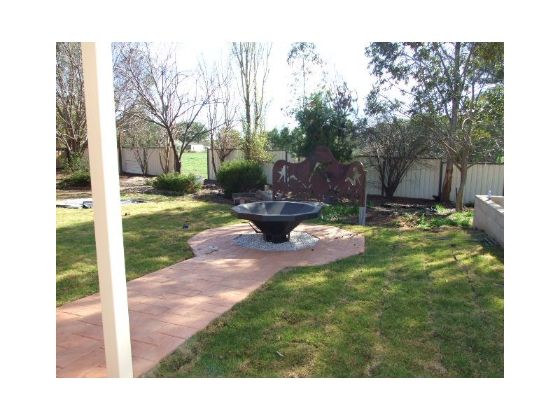 235 Nash Street, Parkes NSW 2870