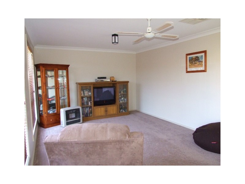 54 Best Street, Parkes NSW 2870