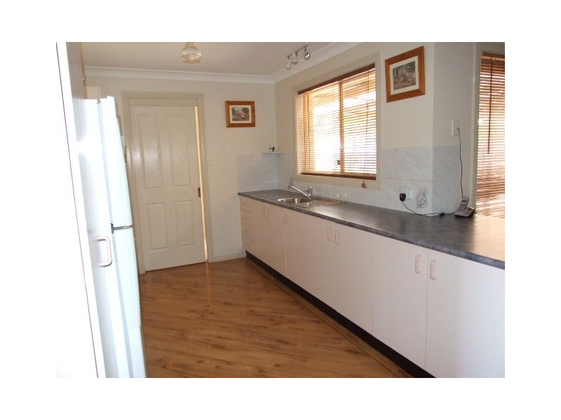 54 Best Street, Parkes NSW 2870