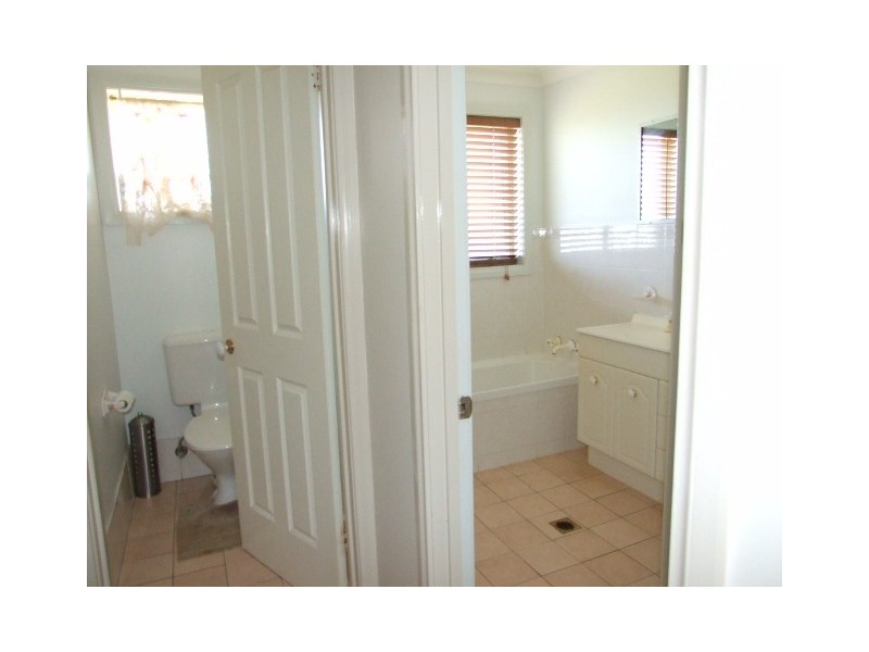 54 Best Street, Parkes NSW 2870