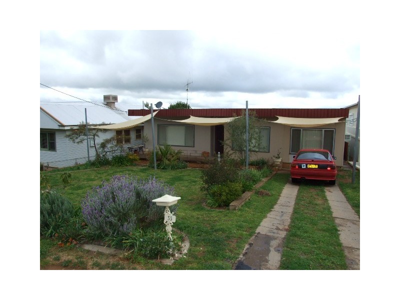 35 Rose Street, Parkes NSW 2870