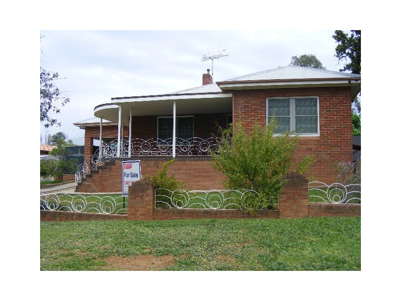 28 Wentworth Street, Parkes NSW 2870