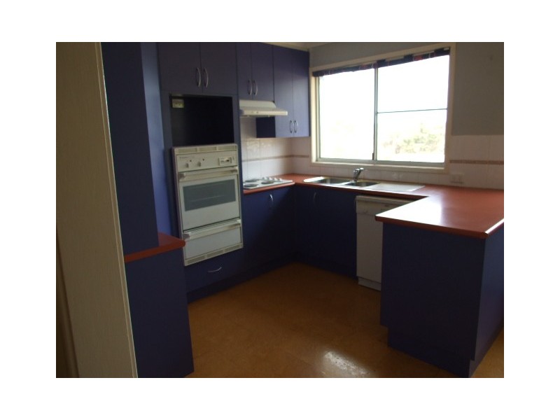 13 Evans Parade, Parkes NSW 2870